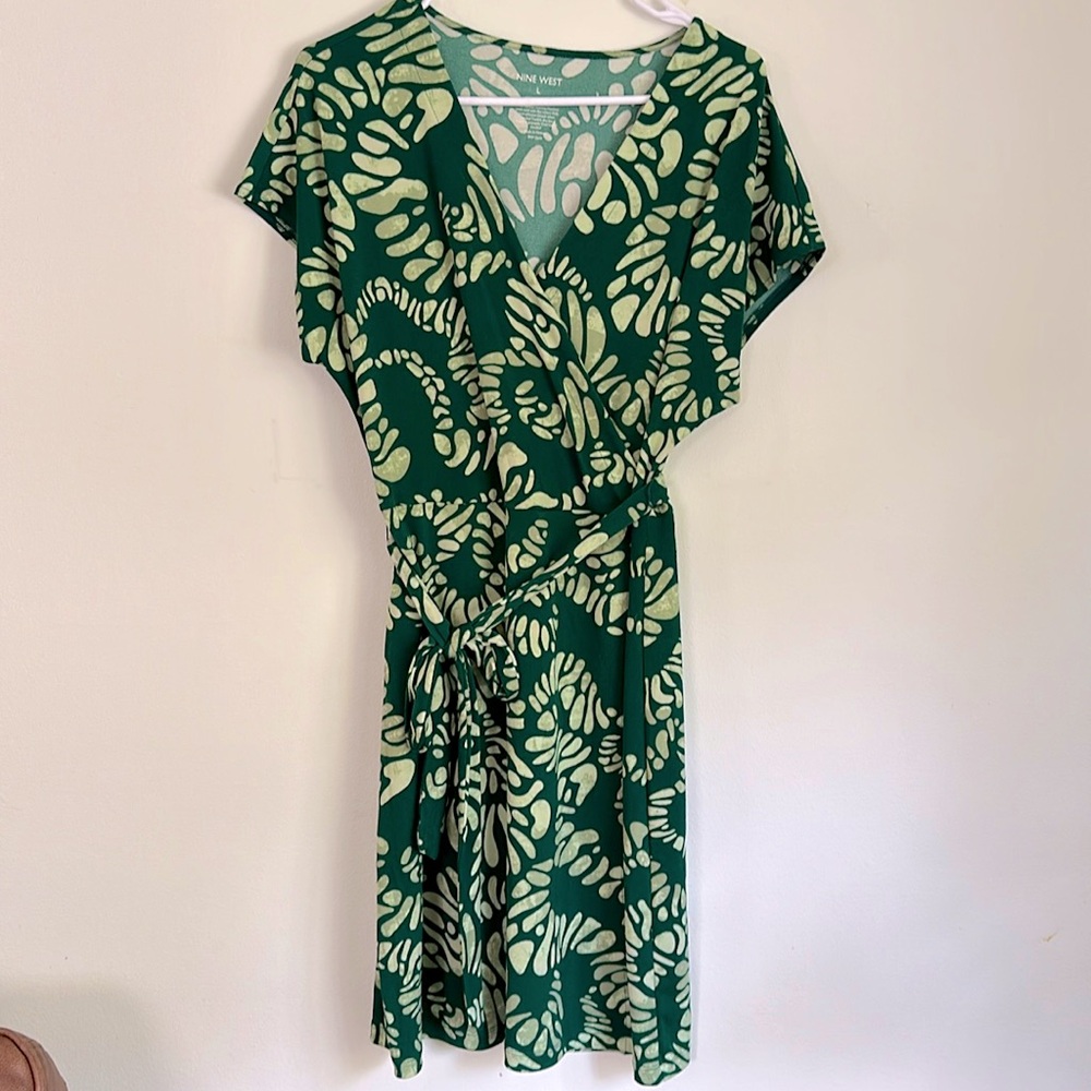 Green Nine West Wrap Dress with Retro Pattern | Size L